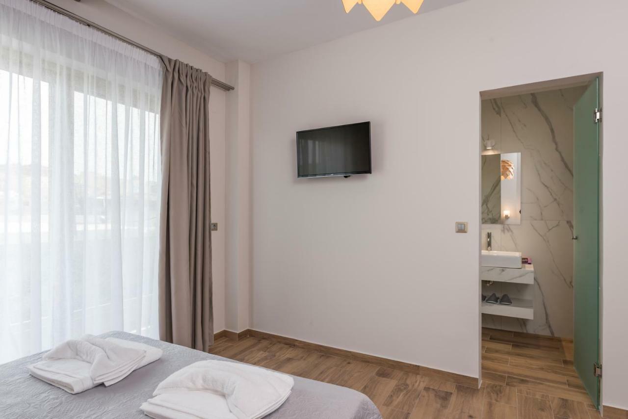 Aequor Luxury Rooms & Apartments カト・ダラトソ エクステリア 写真